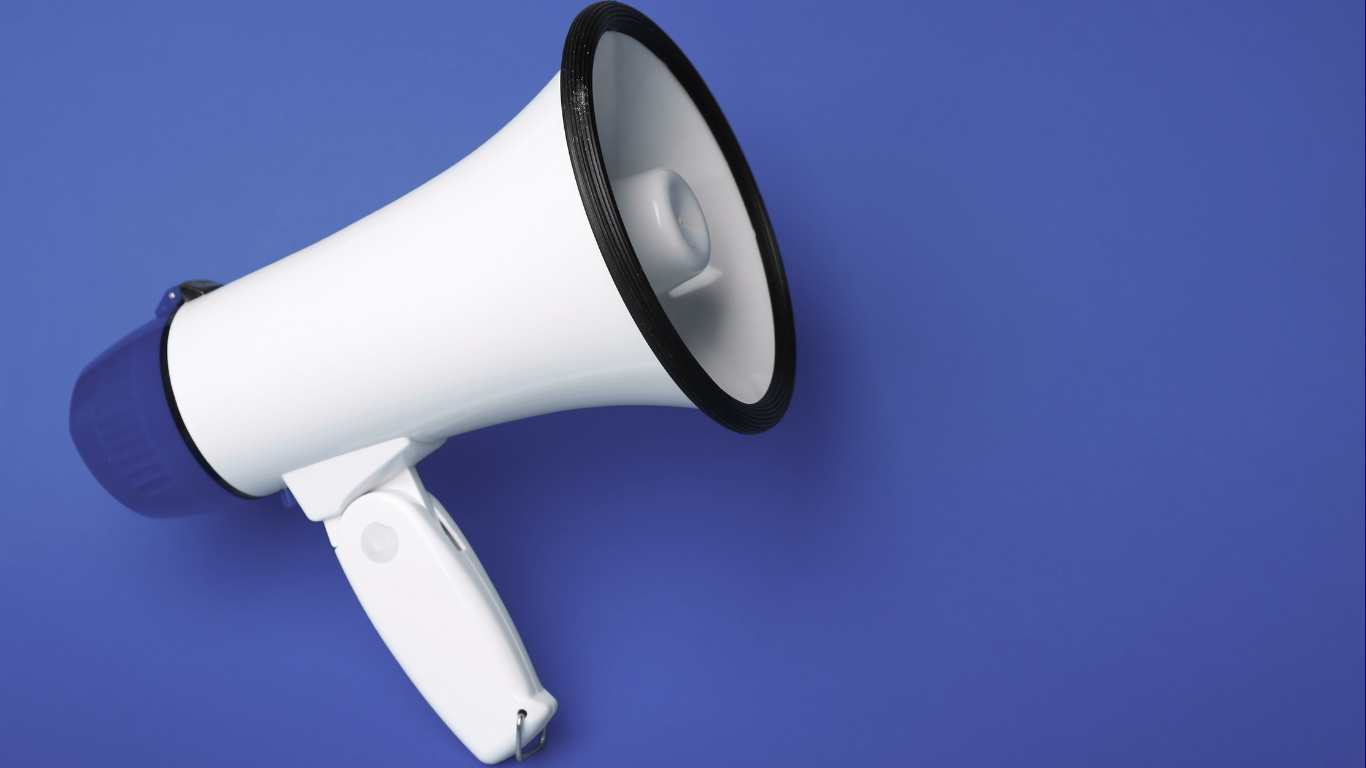 Donate button with heart on computer keyboard.